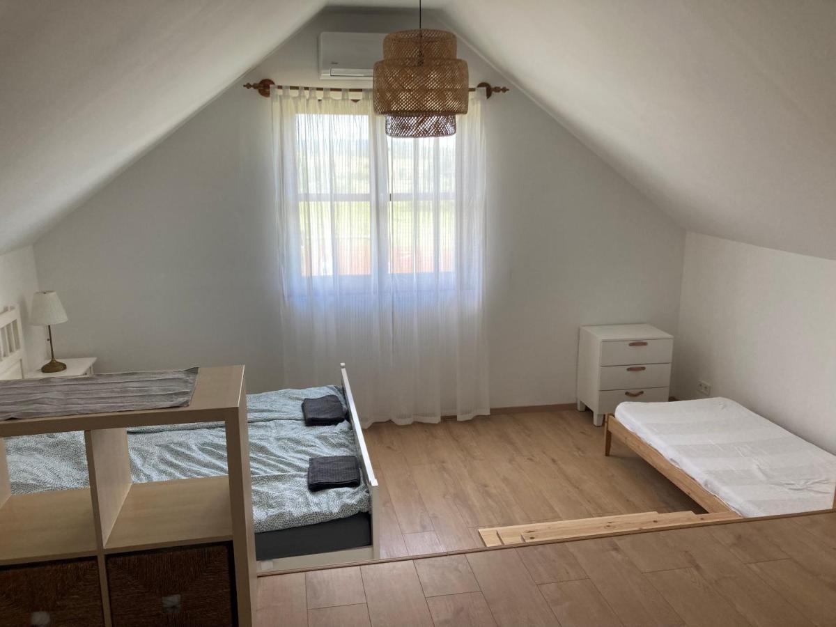 Karadi Apartman Zánka Exterior foto